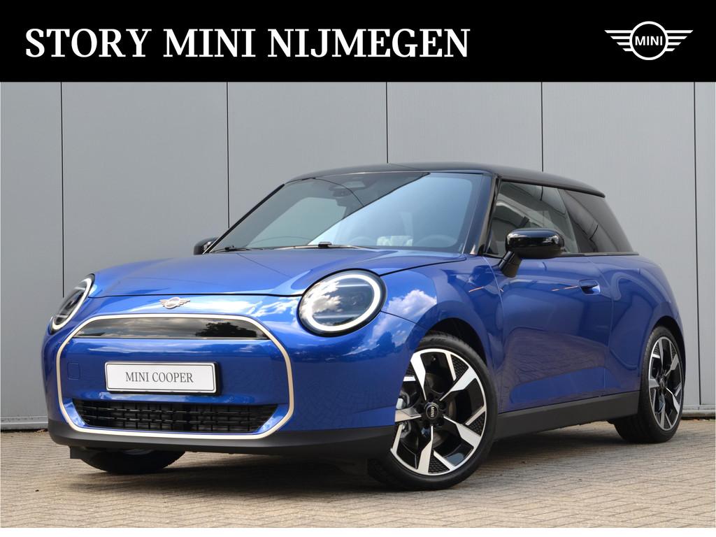 MINI Hatchback Cooper E / Favoured Trim / Pakket M / 18 inch, Stoelverwarming, Huisgarantie, Met garantie (alle), Leder