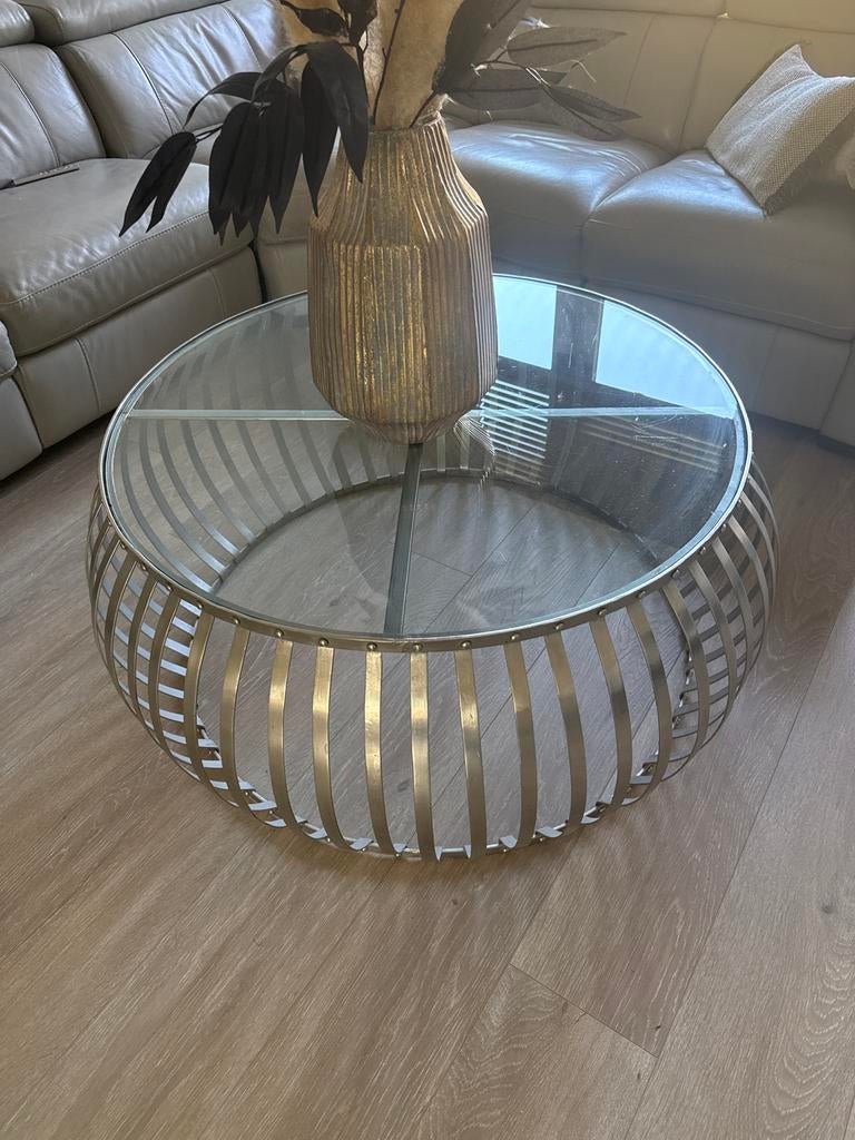 Ronde salontafel met glasplaat en ijzeren onderstel, Huis en Inrichting, Tafels | Salontafels, Ophalen, Gebruikt, Rond, Glas