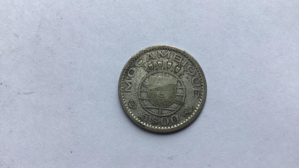 Portugees Mozambique zilveren 5 escudos 1960., Ophalen of Verzenden, Overige landen