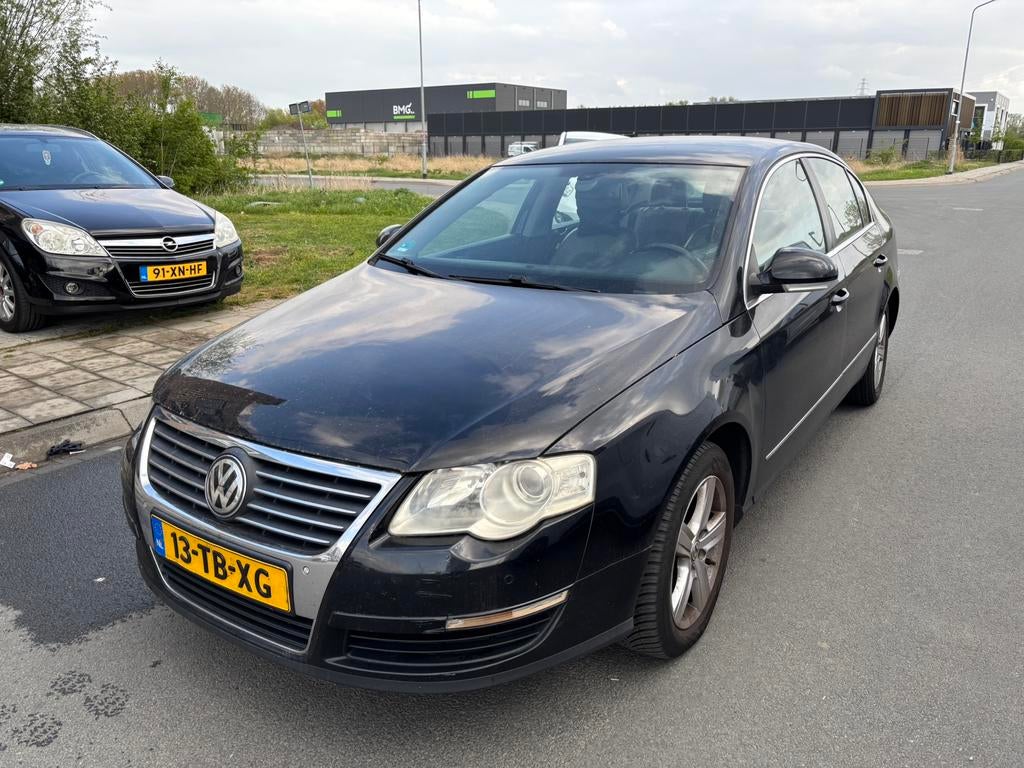 Volkswagen Passat 2.0 FSI 110KW 2006 Zwart, Auto's, Volkswagen, Voorwielaandrijving, 730 kg, 4 cilinders, 1984 cc
