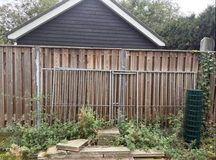 Hondenkooi/ren met deur, Ophalen, Gebruikt