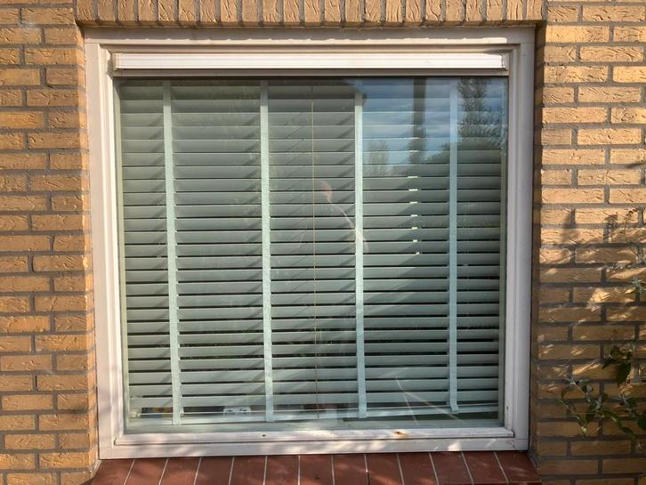 Houten kozijn met dubbelglas, Doe-het-zelf en Verbouw, Kozijnen en Schuifpuien, Gebruikt, Raamkozijn, Hout, 75 tot 150 cm, 75 tot 150 cm