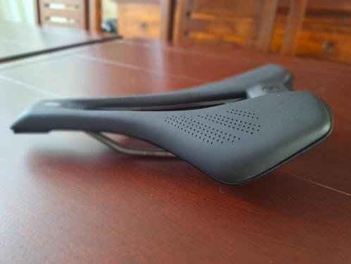 BBB Cycling Echelon Vacuum Performance 155mm BSD-142 Zadel, Fietsen en Brommers, Fietsonderdelen, Nieuw, Racefiets, Zadel, Verzenden