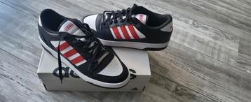 Adidas Schoenen 46 beschikbaar voor biedingen