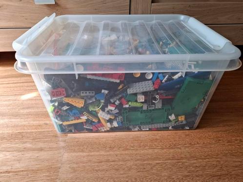 Bak met 7 Kilo Lego, inclusief minifigs en assesoires, Kinderen en Baby's, Speelgoed | Duplo en Lego, Gebruikt, Lego, Ophalen of Verzenden