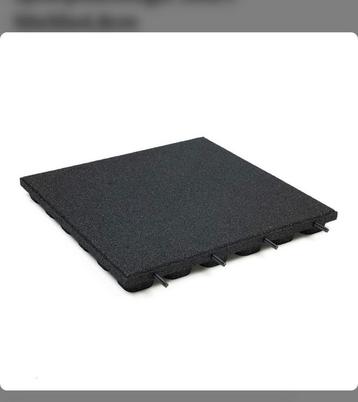 GEZOCHT  12   rubberen tegels beschikbaar voor biedingen