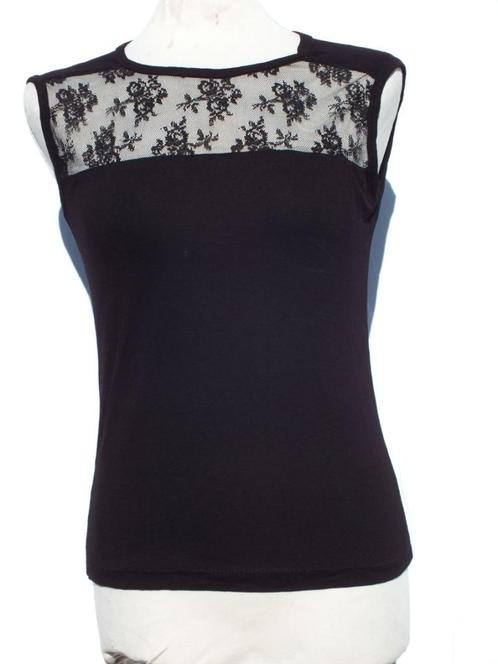 Zwart shirtje, met een rand kant. Mt S Merk Trendy 18, Kleding | Dames, T-shirts, Zo goed als nieuw, Maat 36 (S), Zwart, Korte mouw