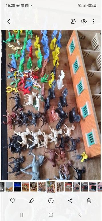 Cowboys en indianen beschikbaar voor biedingen