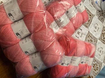 Mooie 100 procent acryl garen beschikbaar voor biedingen