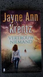 Jayne Ann Krentz - Vertrouw niemand, Boeken, Thrillers, Ophalen of Verzenden, Zo goed als nieuw, Nederland