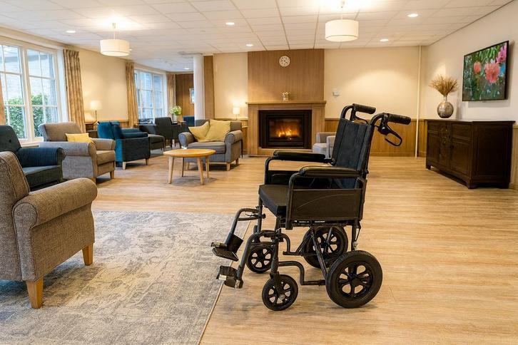 Rolstoel Multimotion Compact Lite – Licht, Sterk en Handzaam, Diversen, Rolstoelen, Zo goed als nieuw, Duwrolstoel, Ophalen