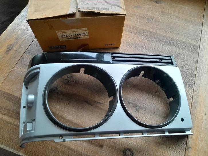 Nieuw+Origineel Nissan: Koplamppaneel Vanette C20/C22 Rechts, Auto diversen, Overige Auto diversen, Verzenden