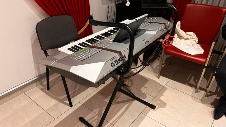 Yamaha Tyros 2 met speakers en subwoofer - Topstaat!, Muziek en Instrumenten, Keyboards, Zo goed als nieuw, 61 toetsen, Yamaha