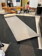 Grijze ondervloer met ruwe achterkant. 18/19 meter, Ophalen, Overige materialen, 30 cm of meer, Geen