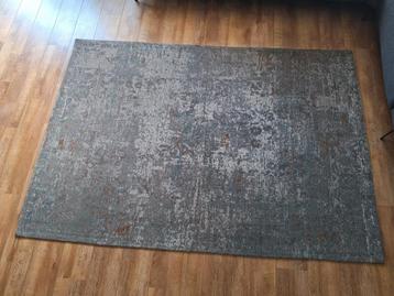 Vloerkleed 160cmx230cm beschikbaar voor biedingen