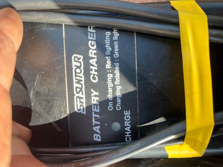 Oplader elektrische fiets 36 volt - 42V-2.0A, Auto diversen, Anti-diefstal, Gebruikt, Ophalen