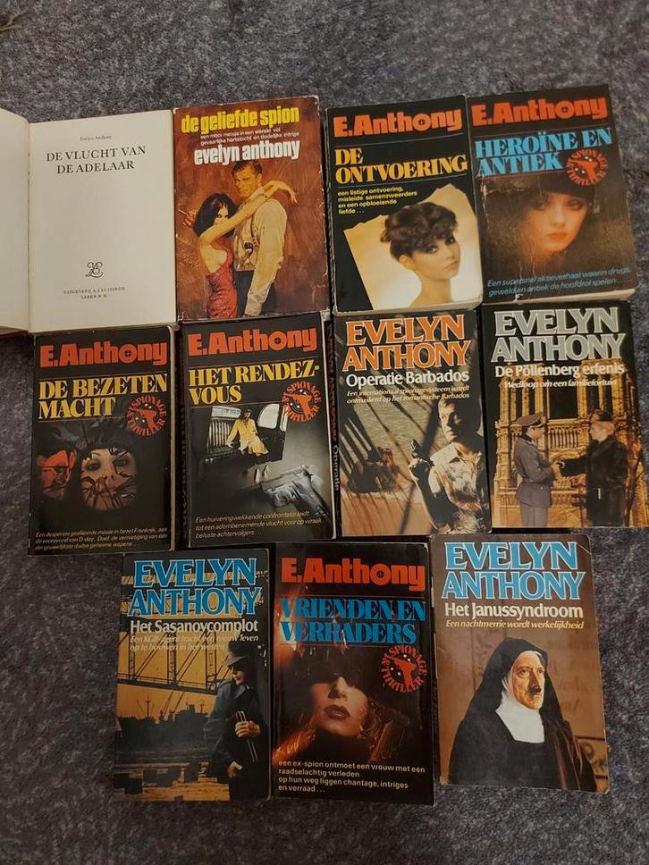 Evelyn Anthony  boeken 11 x, Boeken, Thrillers, Gelezen, Nederland, Ophalen of Verzenden