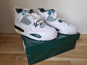 Nike Air Jordan 4 Retro (GS) – White / Metallic Green 36,5 beschikbaar voor biedingen