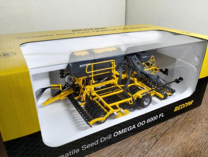 Te koop ROS Bednar Omega 00 6000 FL getrokken zaaimachine, Hobby en Vrije tijd, Modelauto's | 1:32, Nieuw, Tractor of Landbouw