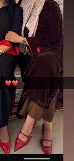 Bylima fluwelen abaya, Kleding | Dames, Ophalen of Verzenden, Nieuw, Bruin, Overige typen