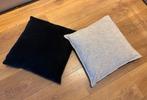 2 kussens; 1x zwart, 1x grijs, Huis en Inrichting, Woonaccessoires | Kussens, Ophalen, Zo goed als nieuw, Zwart, Vierkant