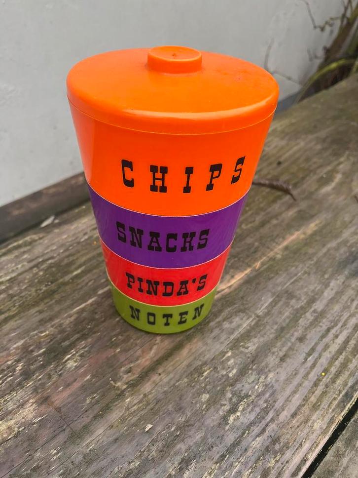 Pinda chips bakjes vintage oranje paars plastic jaren 70, Verzamelen, Retro, Huis en Inrichting, Ophalen of Verzenden