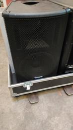 Mackie SA1521z Speakers met Flightcase, Ophalen of Verzenden, Gebruikt, Speaker of Versterker, Flightcase