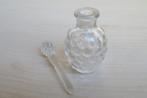 Vintage glazen parfum flesje met ribbelstructuur, Antiek en Kunst, Ophalen of Verzenden