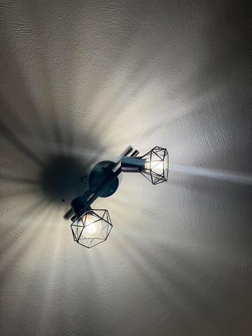 Moderne zwarte plafondlamp met 2 spots beschikbaar voor biedingen