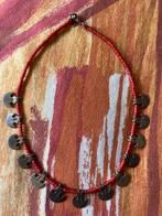 Vintage Rode Kralen Ketting met koperen Hangers, Ophalen of Verzenden, Zo goed als nieuw, Rood, Overige materialen
