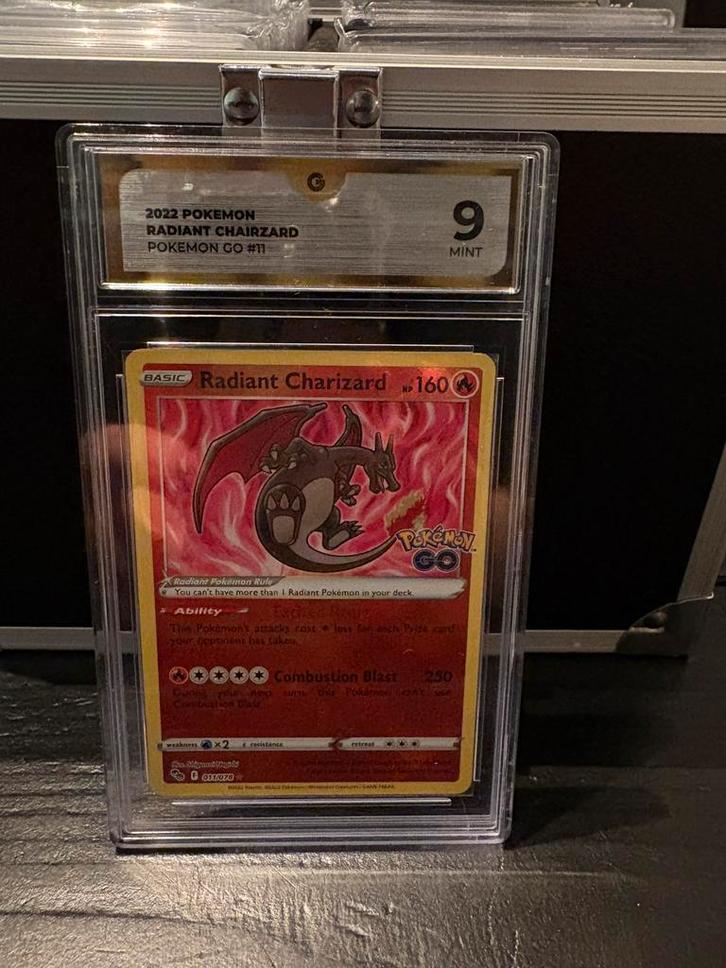 Charizard pokemon go grade 9, Hobby en Vrije tijd, Verzamelkaartspellen | Pokémon, Zo goed als nieuw, Meerdere kaarten, Foil, Ophalen of Verzenden