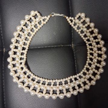 Elegante vintage parelketting beschikbaar voor biedingen