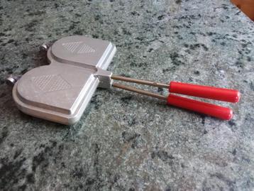 Tosti ijzer voor op vuur, bbq, gas; dubbel aluminium ijzer beschikbaar voor biedingen