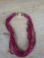 Rode kralen ketting met slot, Gebruikt, Ophalen of Verzenden, Met slot, Hardcase