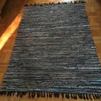 Stoer vloerkleed met stukjes leer, Ophalen, 200 cm of meer, 50 tot 100 cm, Zo goed als nieuw