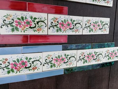 199cm Antieke wandtegels 7,5x15,3cm bloemenrand, Antiek en Kunst, Antiek | Wandborden en Tegels, Ophalen