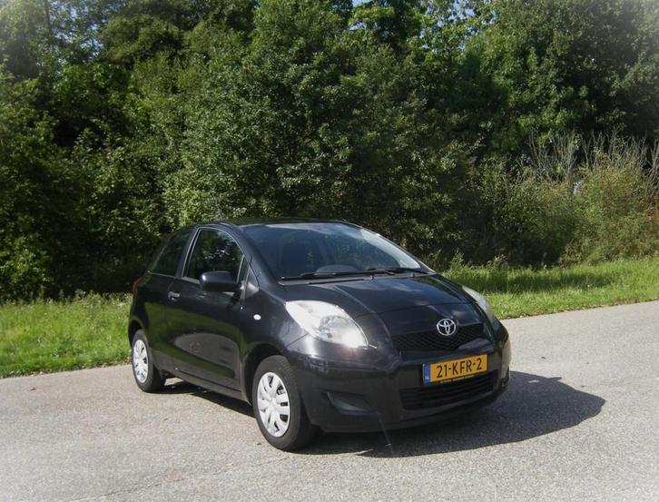 Toyota Yaris 1.0 VVTi Acces . Elec ramen . Elec spiegels . C, Auto's, Toyota, Bedrijf, Te koop, Yaris, ABS, Airbags, Centrale vergrendeling