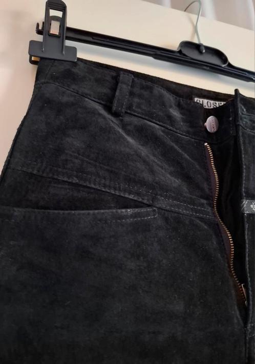 Echte suède Closed zwarte broek, model Pedal Pusher., Kleding | Dames, Broeken en Pantalons, Zo goed als nieuw, Maat 34 (XS) of kleiner