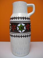 retro vintage vaas met tuit Jasba Keramiek West Germany 70s, Huis en Inrichting, Woonaccessoires | Vazen, Aardewerk of Porselein