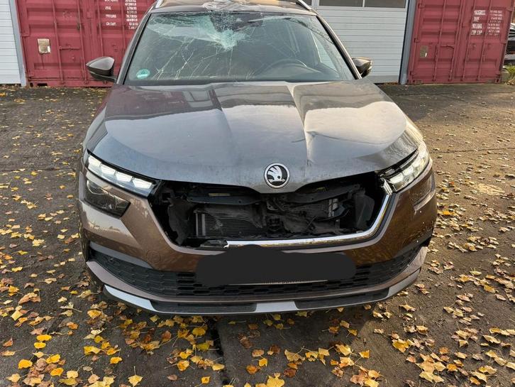 Skoda Kamiq 1.5 TSi Dsg  Sport bj 2020 km 50.000!!, Auto diversen, Schadeauto's, Skoda, Automaat, Benzine, Bruin, Ophalen