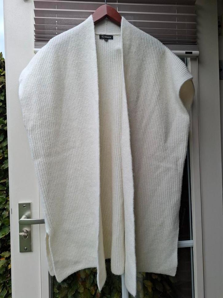 Vest G-maxx. Wolwit/Ecru. Recht model. Maat S. 6% wol!, Kleding | Dames, Truien en Vesten, Zo goed als nieuw, Maat 38/40 (M), Beige