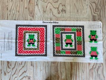 Stof kussen en knuffeltje kikker retro vintage jaren 70 80 beschikbaar voor biedingen