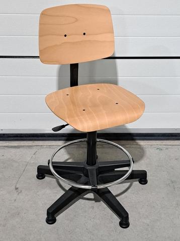 Aanbieding nieuwe bureaustoel werkstoel voor magazijn  beschikbaar voor biedingen