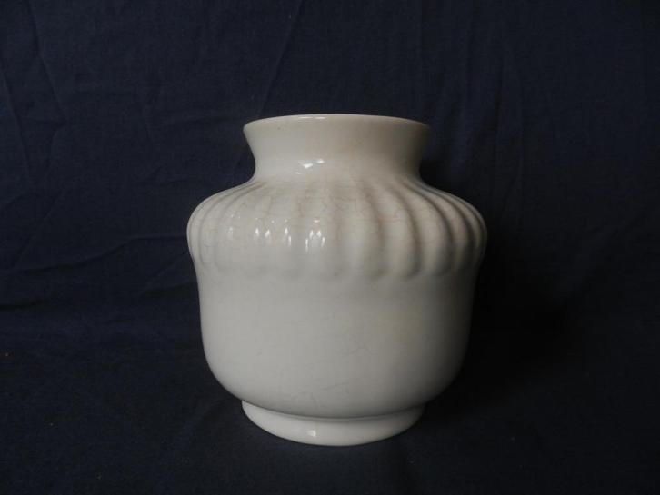 Witte vaas gewelfde schouder Porceleyne Fles Delft h. 13 cm, Antiek en Kunst, Antiek | Keramiek en Aardewerk, Ophalen of Verzenden