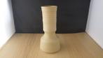 mooie licht crème kleurige vaas, Gebruikt, Overige kleuren, Aardewerk of Porselein, Ophalen of Verzenden