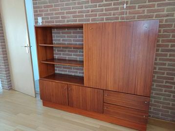 Vintage Highboard Kast met Schuifpaneel beschikbaar voor biedingen