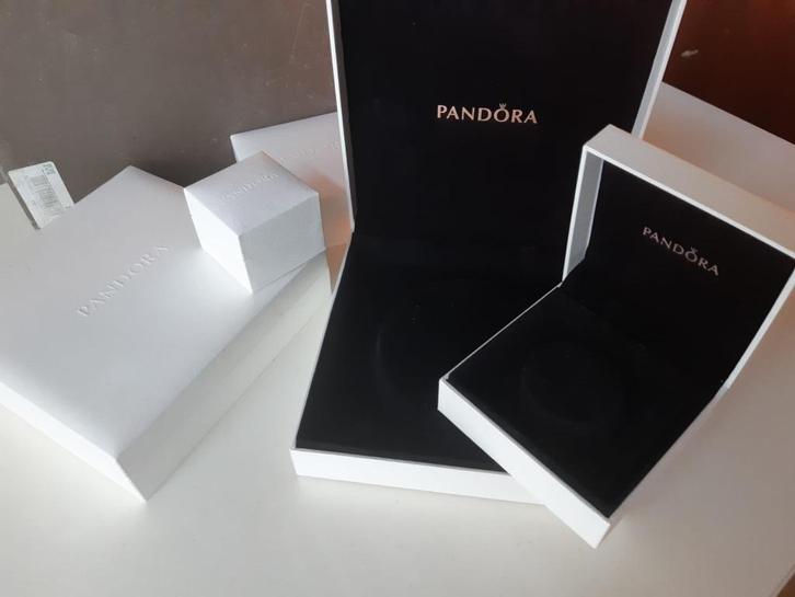 Pandora doosjes, Sieraden, Tassen en Uiterlijk, Bedels, Zo goed als nieuw, Pandora, Zilver, Ophalen of Verzenden