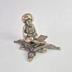 Vintage Oosters beeldje van wijze man met boek, Verzenden, Gebruikt, Mens