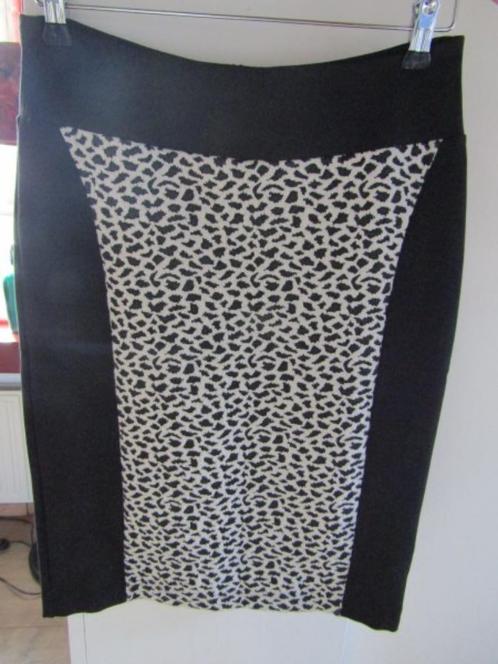 F165 Sandwich mt S nieuw rok zwart wit, Kleding | Dames, Rokken, Nieuw, Maat 36 (S), Zwart, Knielengte, Verzenden