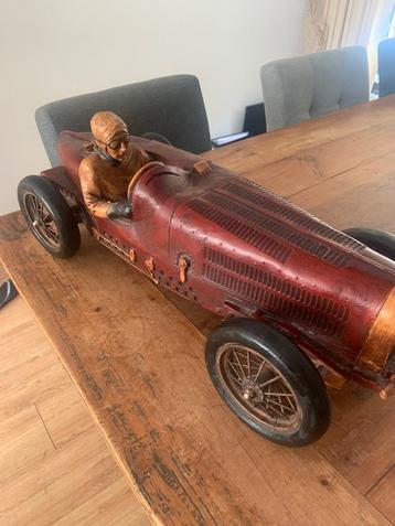 Vintage raceauto  beschikbaar voor biedingen